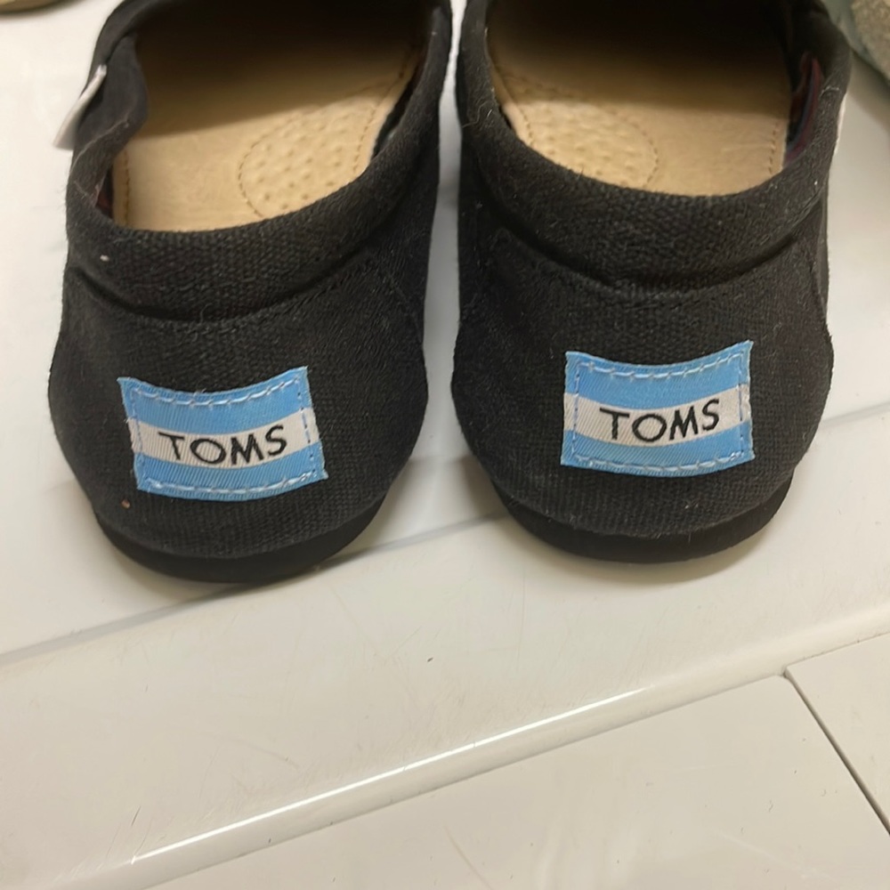 Black shoes